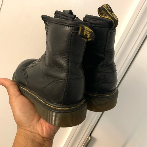 COPY - Kids Dr. Martens - Picture 2 of 5
